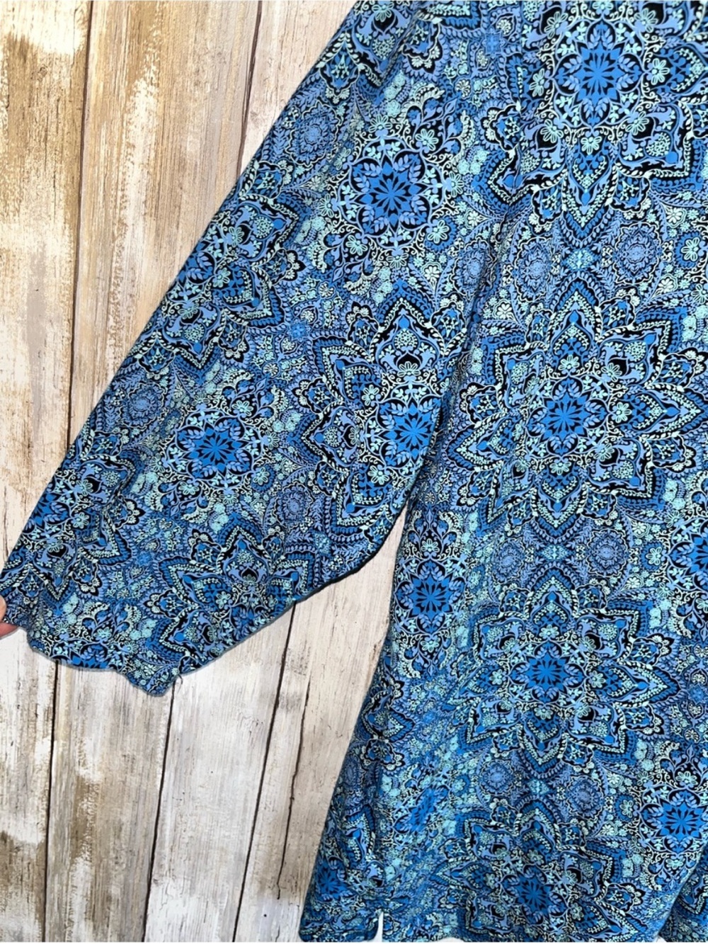 J Jill XL Blue Medallion Print Forward Seam Tee Cotton Stretch Top - Picture 3 of 5